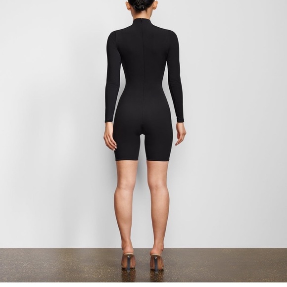 NWT SKIMS All In One Med Thigh Long Sleeve Onesie, Color Black, Size Medium - Picture 2 of 7